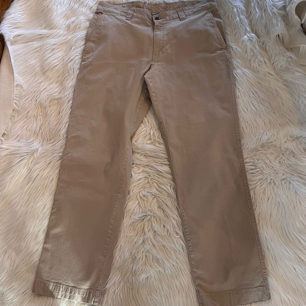 Columbia Pants Men 100% Cotton Khaki Size 36x31 Flat Front Regular Fit